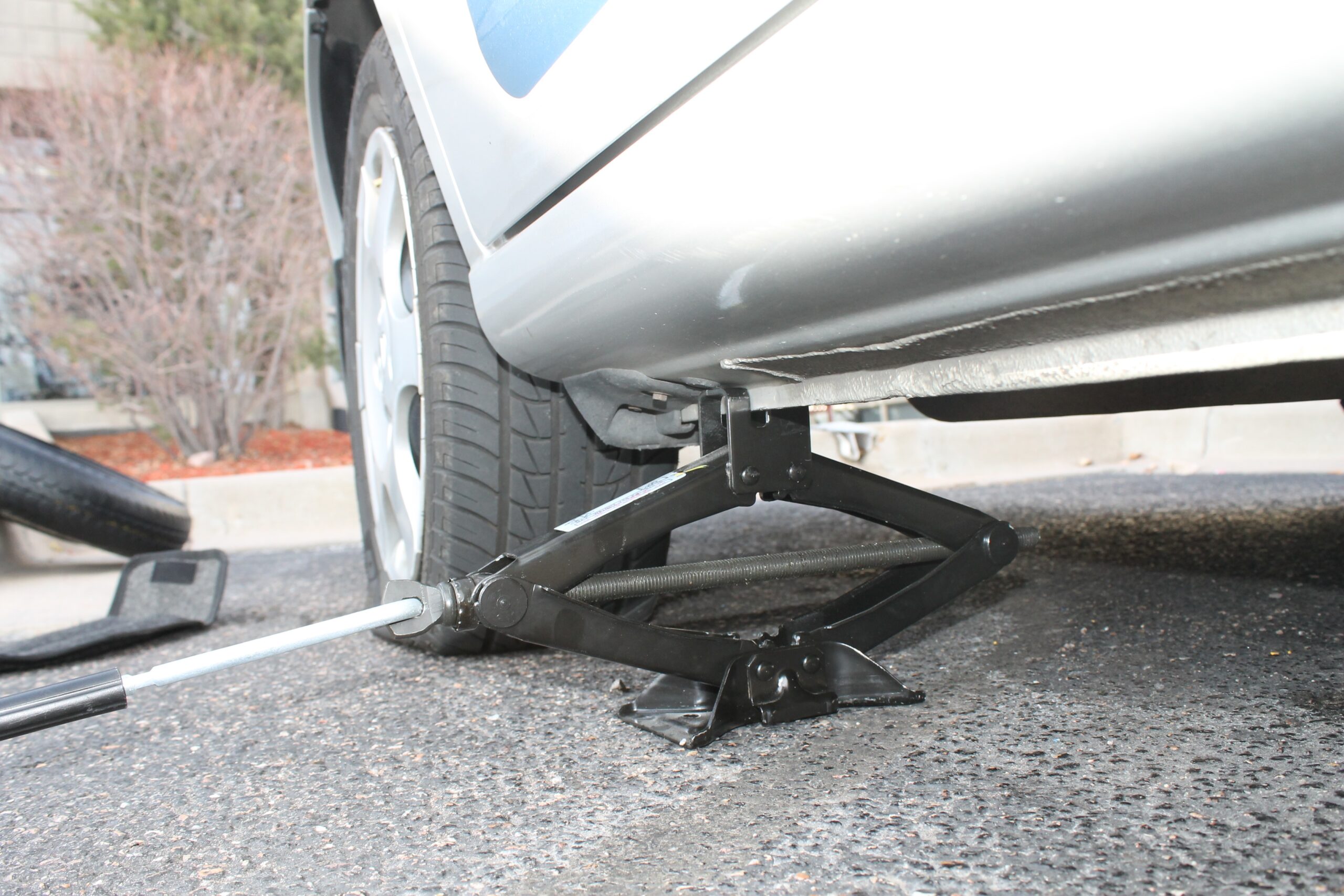 car-wheel-vehicle-tire-bumper-lift