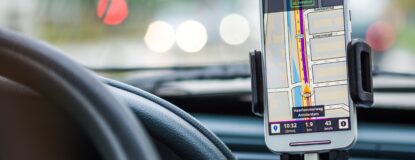 smartphone-mobile-screen-light-technology-road-841381