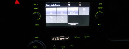 Toyota_Prius_C_Infotainment_Night